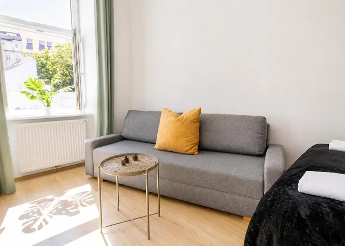 Cozy Long Close To Danube Canal & Praterstern Apartman Bécs