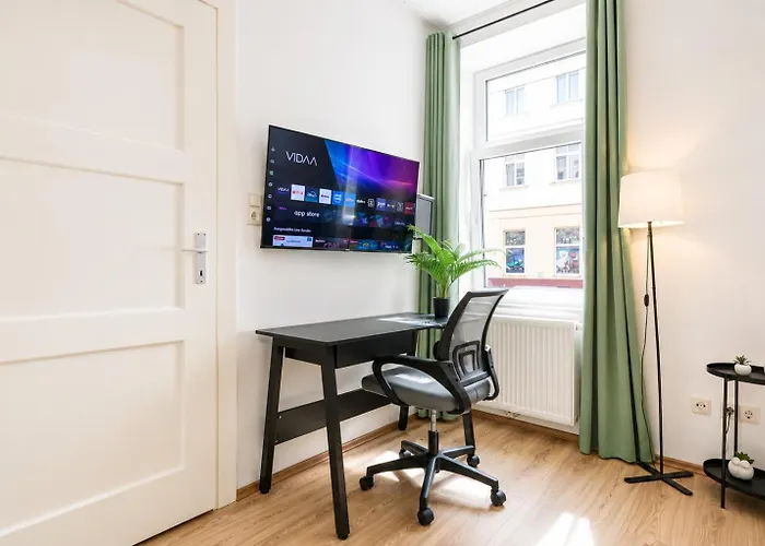 Cozy Long Close To Danube Canal & Praterstern Apartman Bécs