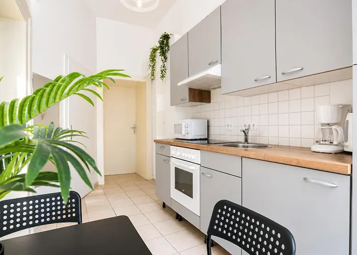 Cozy Long Close To Danube Canal & Praterstern Apartman *